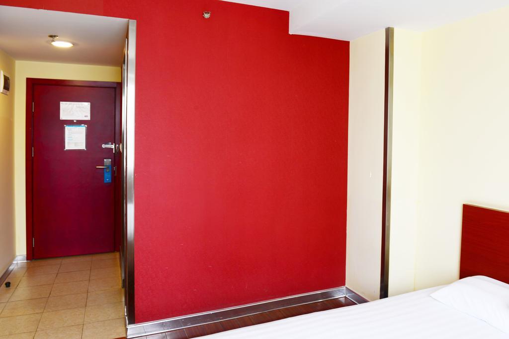 Hanting Express Shanghai Middle Sichuan Road Exterior foto